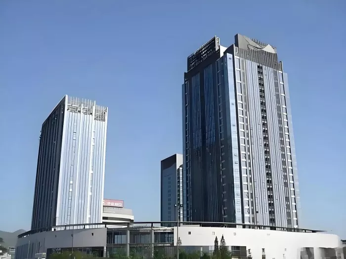 Стальная рама, распорка высокого здания